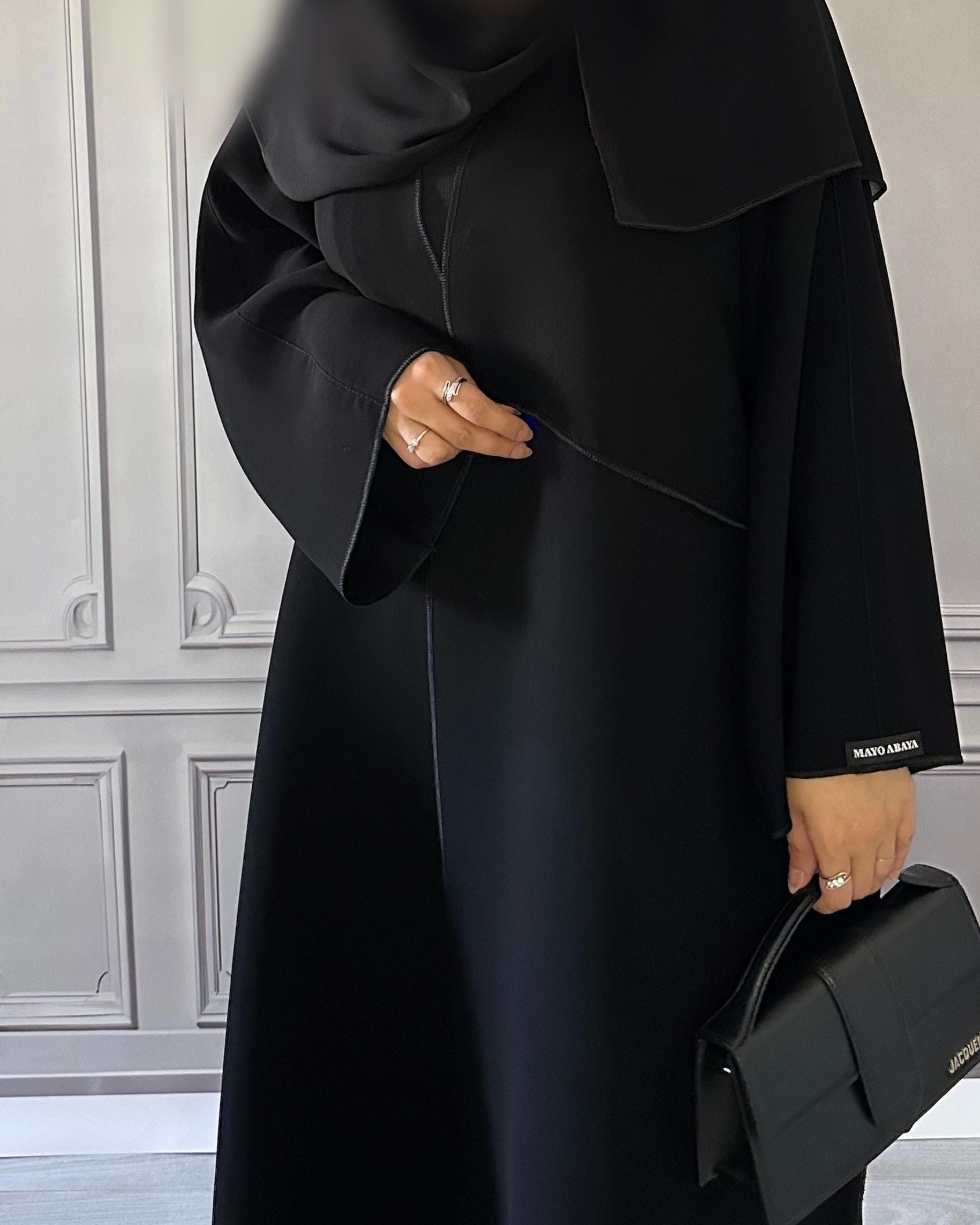 سادة مع بريم بالعبايه والملفع
