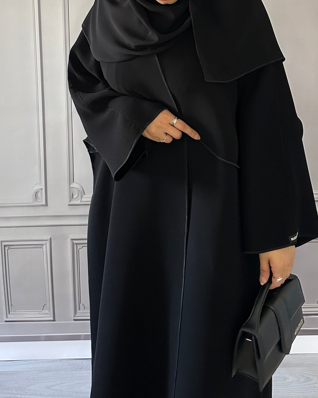 سادة مع بريم بالعبايه والملفع