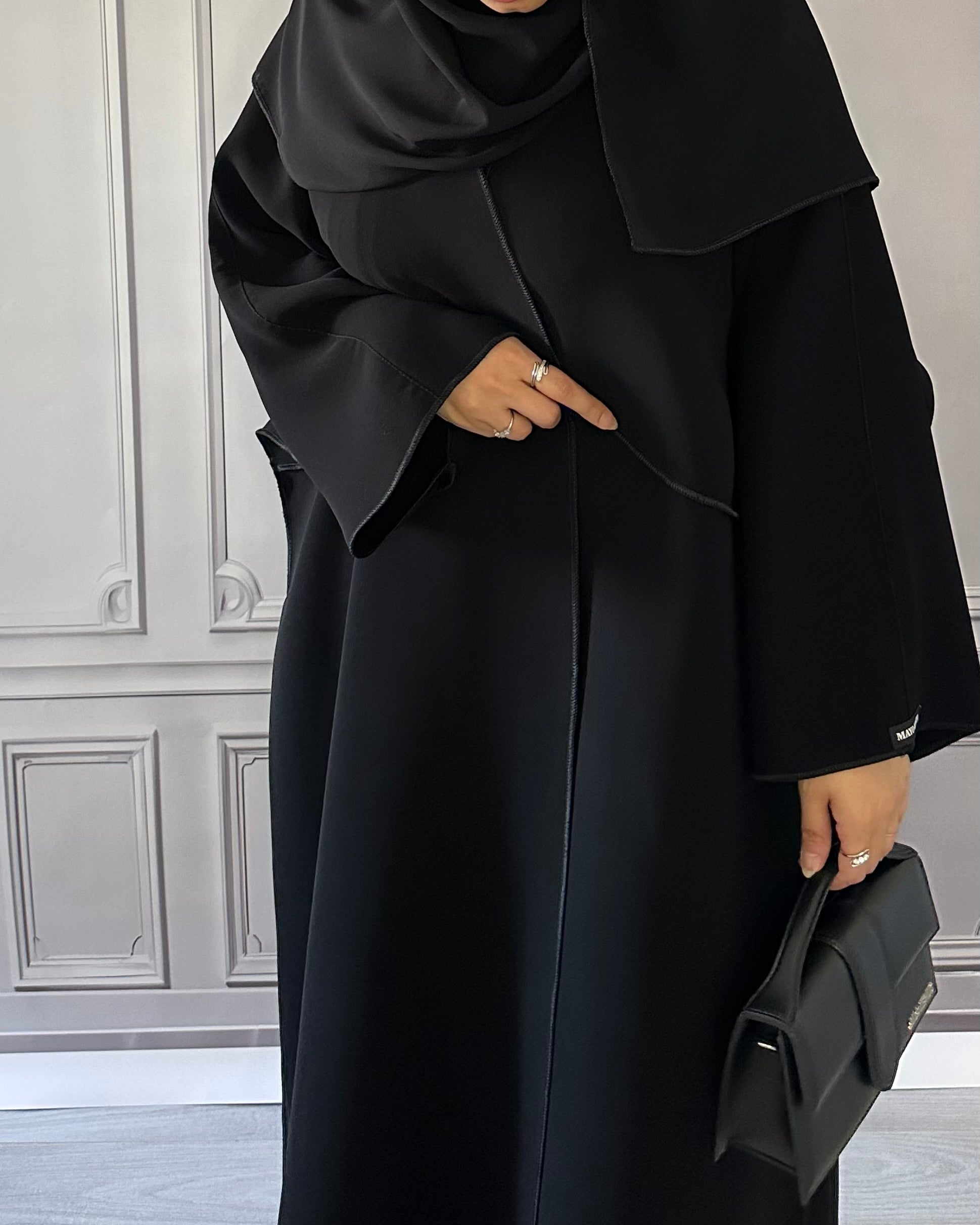 سادة مع بريم بالعبايه والملفع