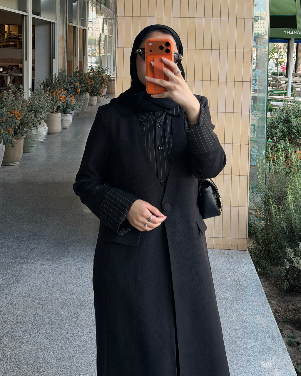 بليزر لينن مع قميص مقلم