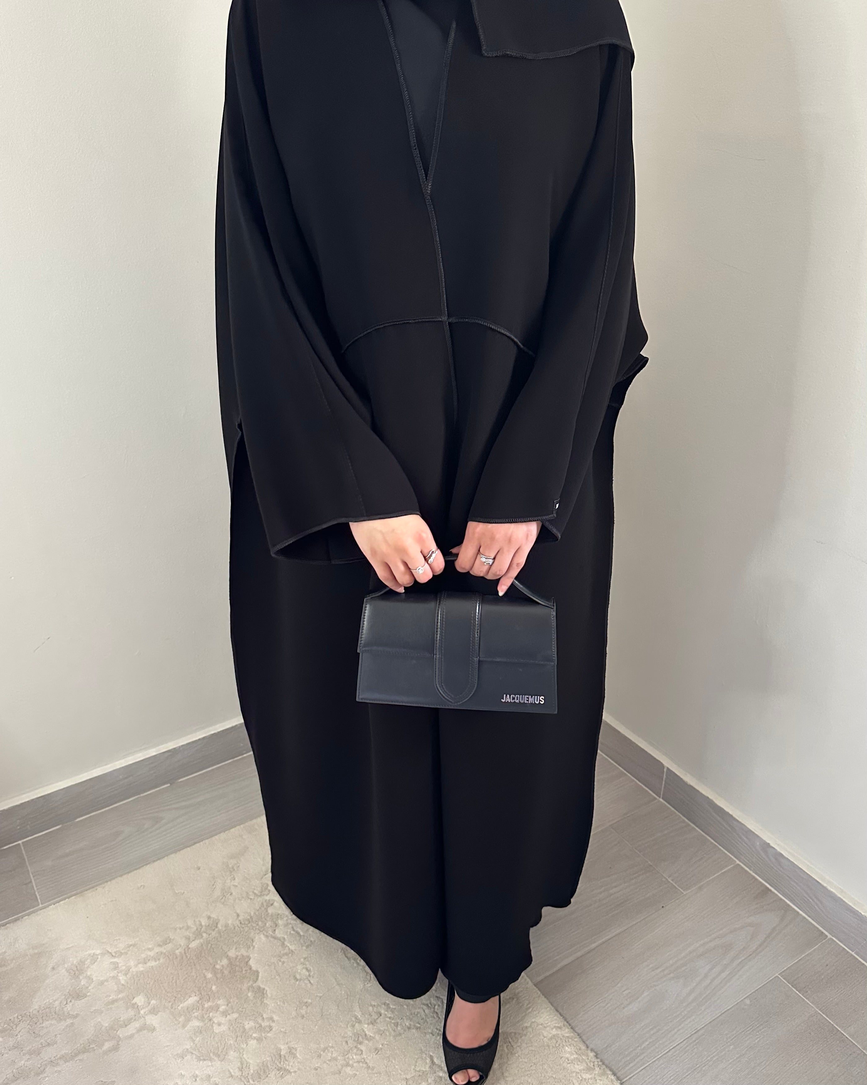 سادة مع بريم بالعبايه والملفع